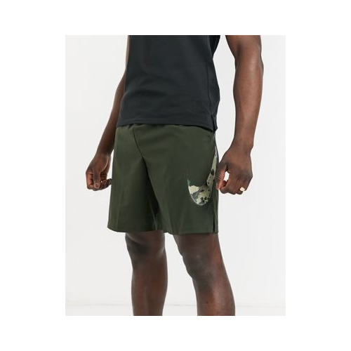 Шорты цвета хаки с логотипом-галочкой с камуфляжным принтом Nike Training-Зеленый