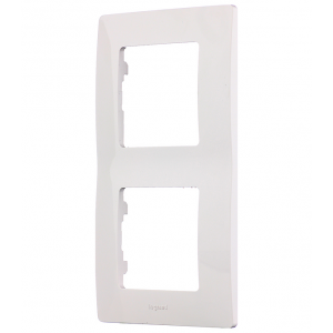 Рамка Legrand Etika 672502 двухместная универсальная белая