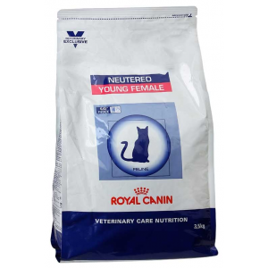 Royal Canin Neutered Young Female сухой корм для стерилизованных кошек до 7 лет