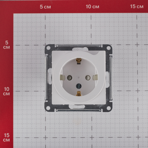 Розетка Schneider Electric Atlas Design ATN000147 скрытая установка белая с заземлением со шторками с выталкивателем