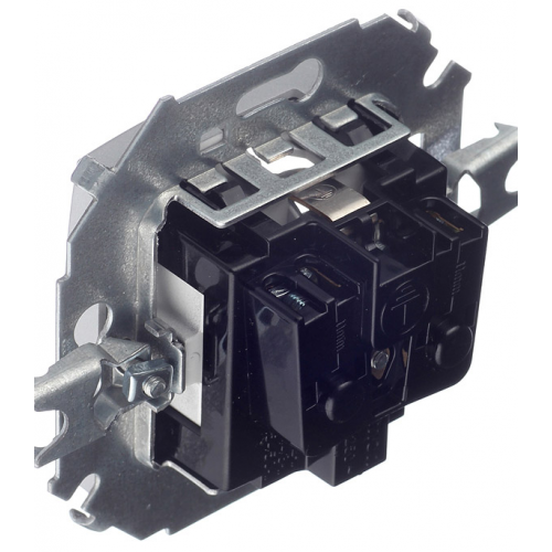 Розетка Simon 15 1591443-033 скрытая установка алюминий с заземлением со шторками