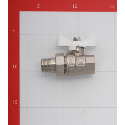 Кран шаровой латунный VALTEC Base (VT.227.NW.04) 1/2 ВР(г) х 1/2 НР(ш) бабочка с полусгоном прямой