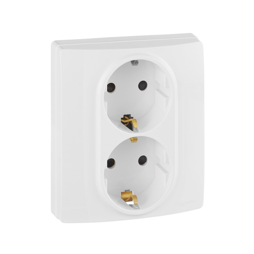 Розетка с/з со шторками Legrand ETIKA 672233