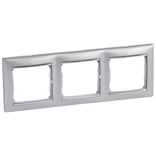 Рамка на 3 поста Legrand VALENA CLASSIC 770353
