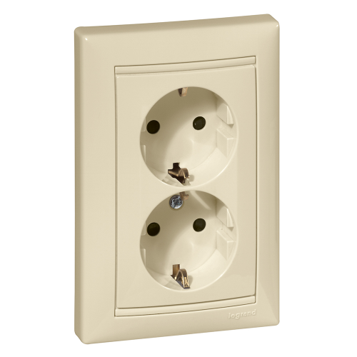 Розетка с/з со шторками Legrand VALENA CLASSIC 774371