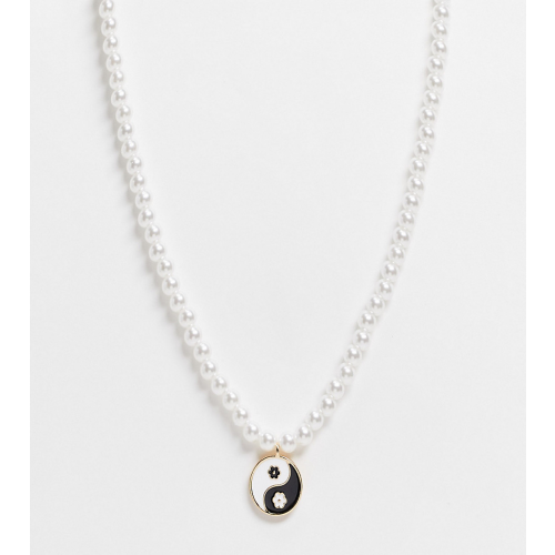 Ожерелье из искусственного жемчуга с подвеской в виде символа инь-ян с цветком ASOS DESIGN Curve Многоцветный