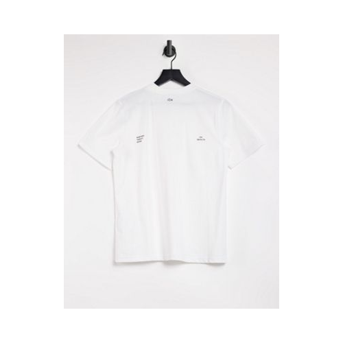 Белая футболка с маленькой надписью на спине Lacoste