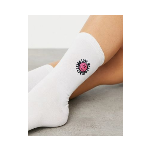Белые носки с вышивкой "Love More" ASOS DESIGN