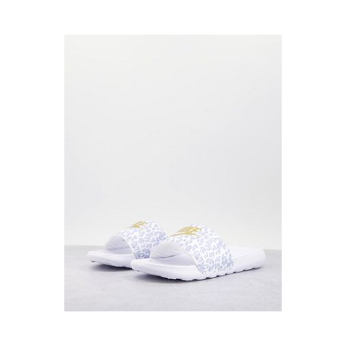 Белые шлепанцы с золотистым логотипом-галочкой и леопардовым принтом Nike Victori