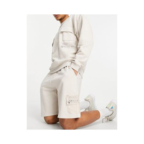 Бежевые шорты со вставками и отделкой в утилитарном стиле от комплекта ASOS Unrvlld Spply Серый