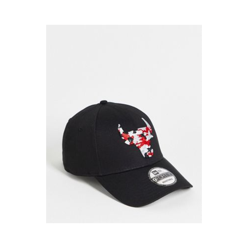 Черная кепка с камуфляжным логотипом команды "Chicago Bulls" New Era 9FORTY