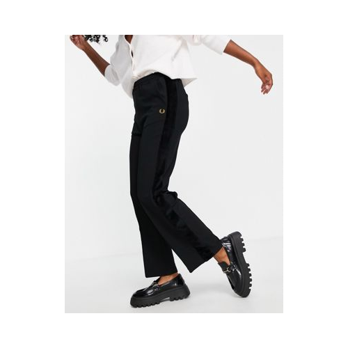 Черные спортивные брюки с велюровыми вставками Fred Perry-Черный цвет