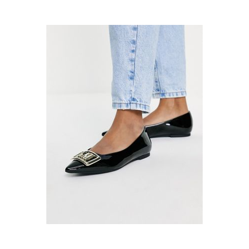 Черные туфли на плоской подошве с заостренным носком и золотистой фурнитурой Love Moschino-Черный цвет