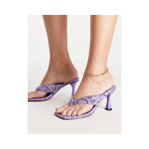 Фиолетовые босоножки-мюли на каблуке со змеиным рисунком River Island-Фиолетовый цвет