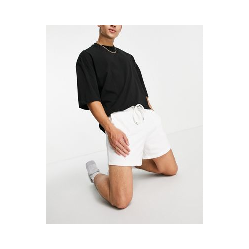 Короткие трикотажные oversized-шорты белого цвета ASOS DESIGN