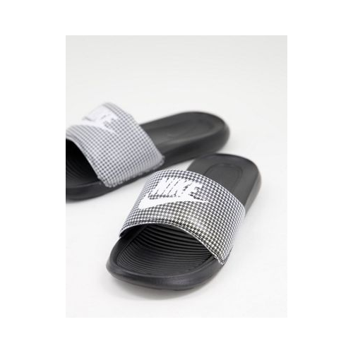 Серые шлепанцы с принтом в клетку Nike Victori-Черный цвет