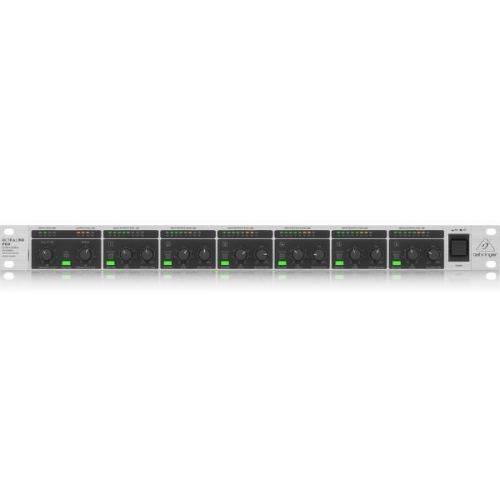 Аналоговый микшерный пульт Behringer MX882 V2