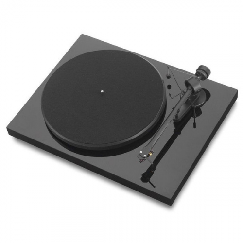 Виниловый проигрыватель Pro-Ject Debut III Piano Black (OM-5e)