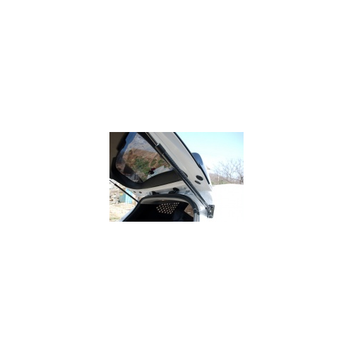 Наклейки на упоры багажника (черный карбон) для Санта Фе 4 (Hyundai Santa Fe 2018 - 2019)