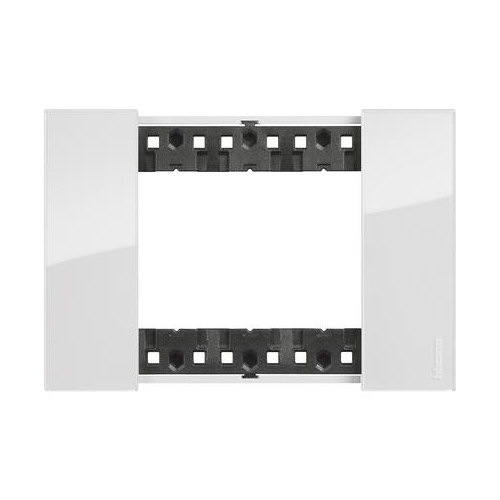  Рамка Bticino Living Now GHIACCIO 3-модульная KA4803DW
