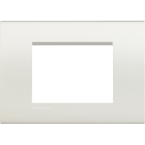  Рамка LivingLight Квадрат Белый 3 модуля Bticino LNA4803BI