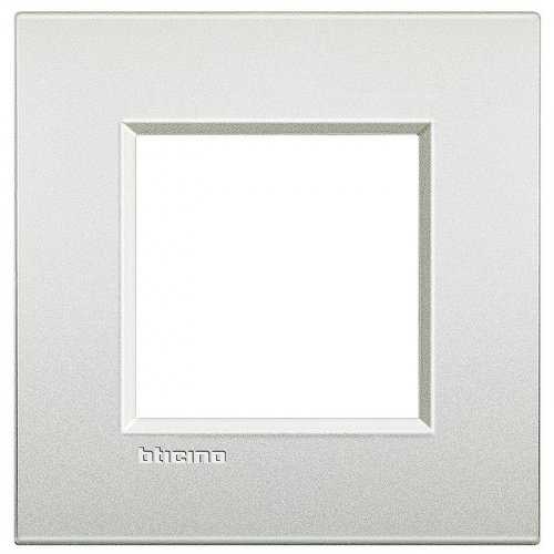  Рамка LivingLight Air Белый жемчуг 2-модульная Bticino LNE4802PR