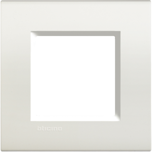  Рамка LivingLight Квадрат Белый 2-модульная Bticino LNA4802BI