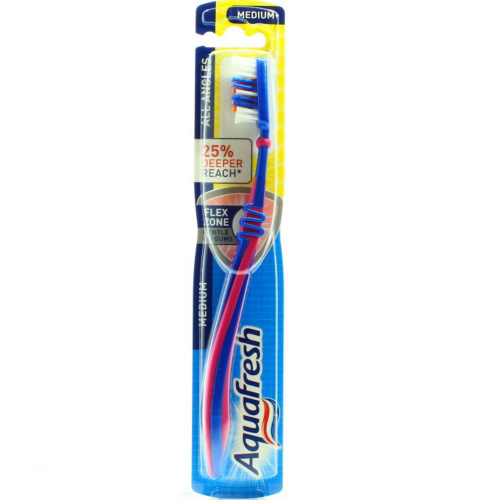 Зубная щетка Aquafresh All Angles средней жесткости