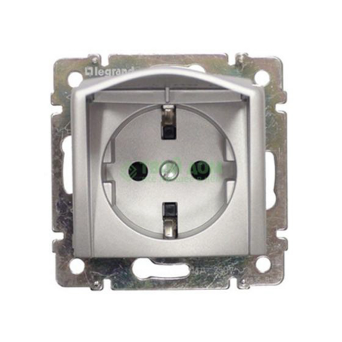 Legrand Одноместная розетка с крышкой и заземлением, алюминий valena (770122)